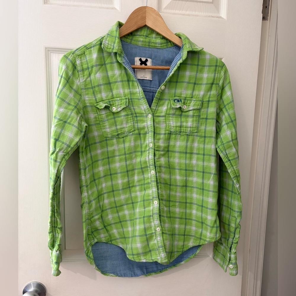 Gilly Hicks Hollister green plaid button up long sleeve women’s size small